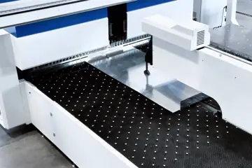 Besleme tablası ve baskı kolu