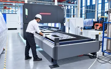 Operatör tabla başında